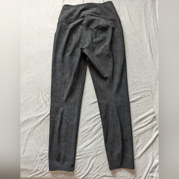 Lululemon Here to There High-Rise Crop in Crosshatch Texture Black Multi / Black - Picture 6 of 13